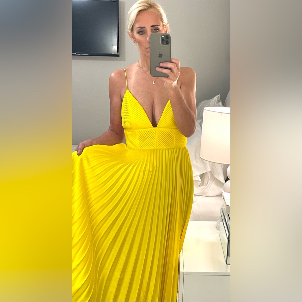 AMUR, Yellow Pleated Dress